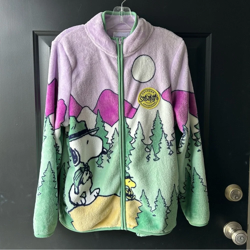 NWT Snoopy Sherpa Jacket Women Zip Front Scenic Cozy Peanuts Mountains Sz S M L - Picture 4 of 12